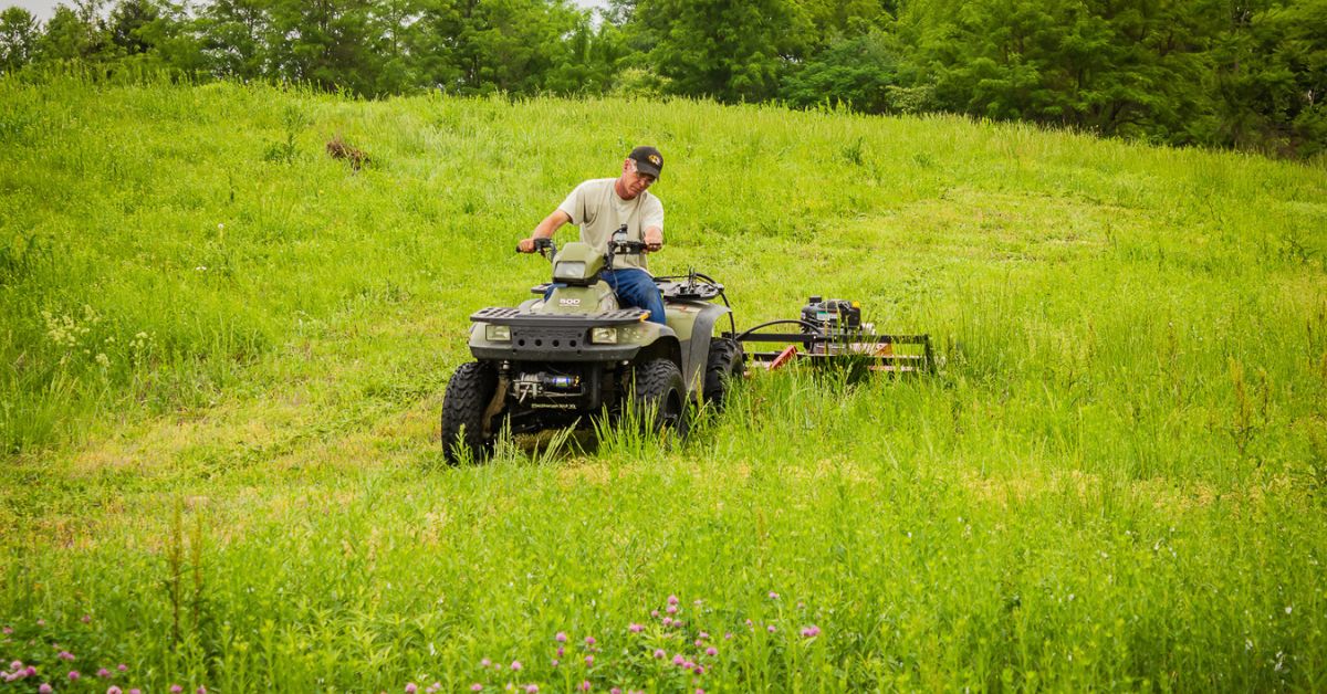 8 Helpful Strategies for Mowing Large Fields